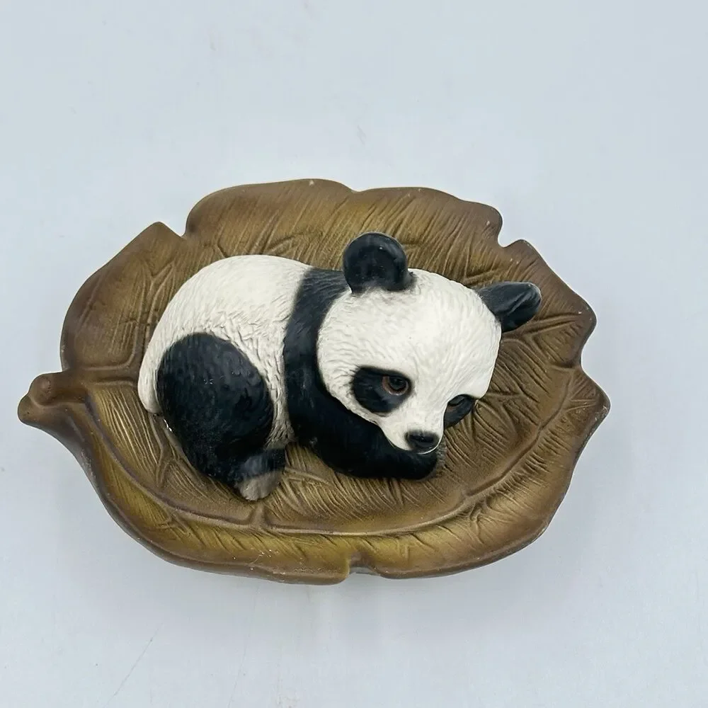 Vintage 1980s Global Art Harvey Knox Kingdom Figurine PANDA on Leaf E172A85